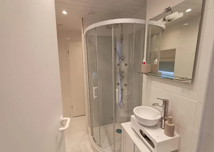 Kwe Vanie 4 Ou 5 Personnes *